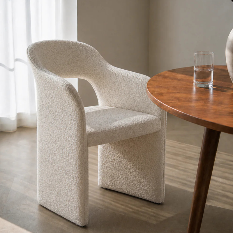 Bahoo Velto Curved Off-White Bouclé Dining Chair
